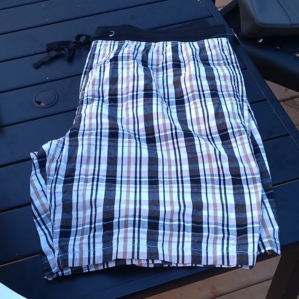 NWT Woman's Black & Tan Plaid Shorts, Elastic Waist & Tie, Sz 4X, Mounta… - Picture 3 of 8